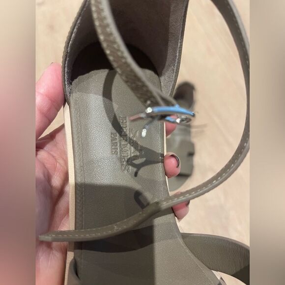 NWT Hermes sandals. Size 5. - Picture 4 of 5
